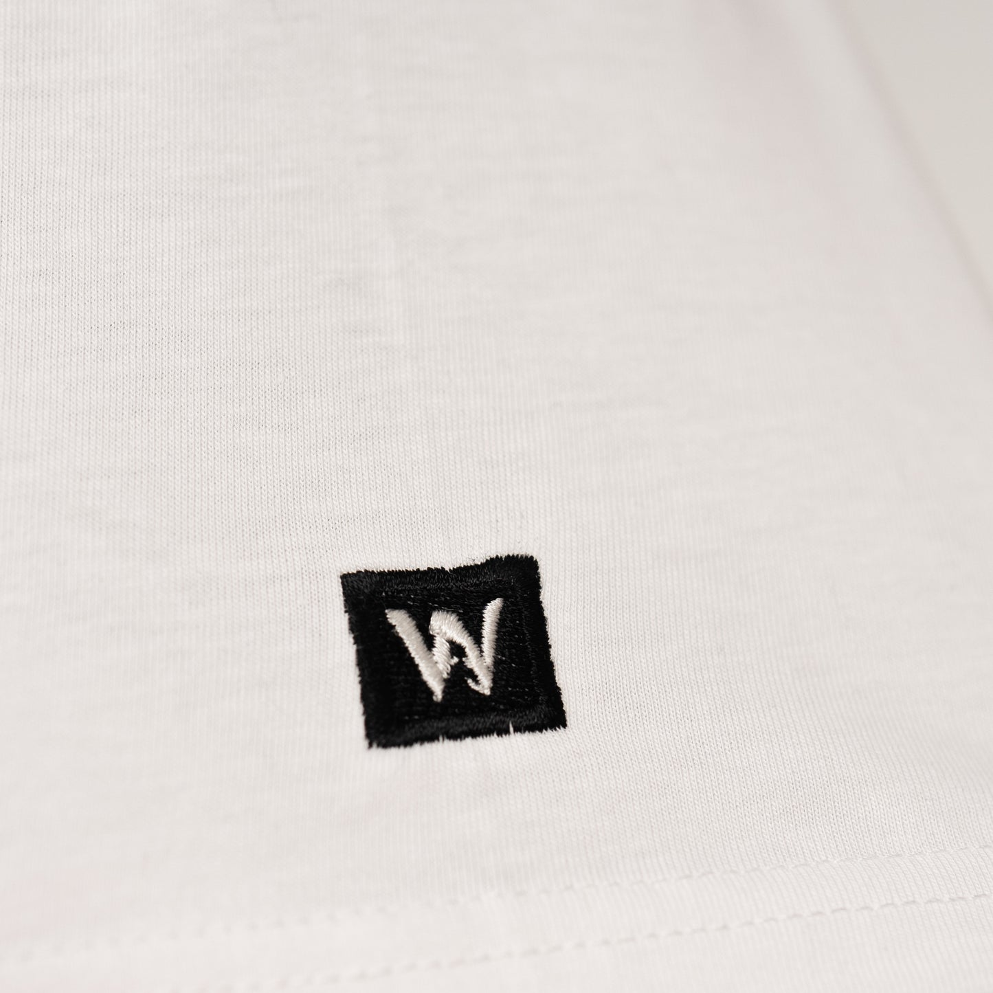 T-shirt white